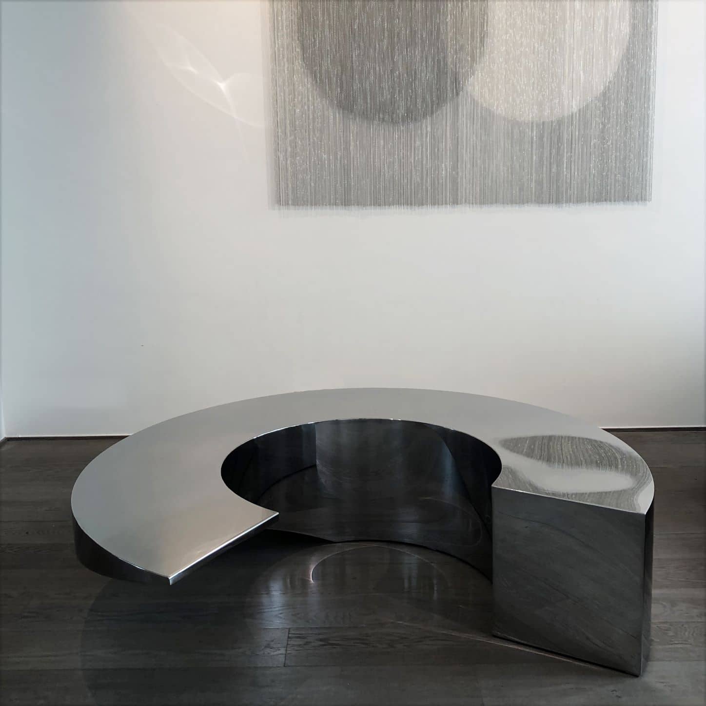 Circle Table Stainless steel polished 2022 H 40 – 150 cm 60 kg Limited edition of 8